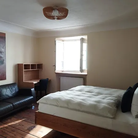 Gelbes Im Scharfrichterhaus