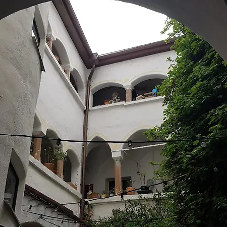 Ruhiges Im Historischen Schafrichterhaus Passau